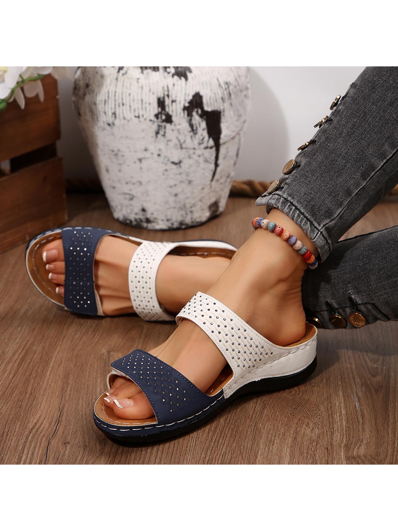 Women's slide sandals with full rhinestone design, simple yet stylish and eye-catching. Featuring thick, comfortable soles that add height without tiring your feet, a must-have for commuting and dating.