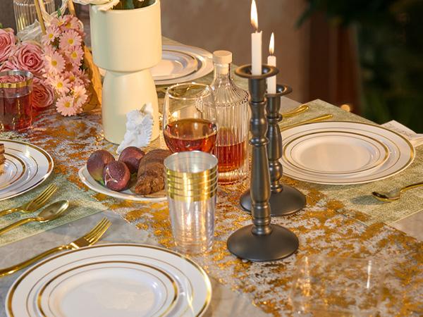 Kerilyn 700 Pieces Gold Dinnerware Set - 100 Guests Clear Disposable Dinnerware Set for Party, Wedding, Include: 200 Clear Plates with Gold Trim, 100 Cups, 100 Napkins, 100 Plastic Silverware Sets