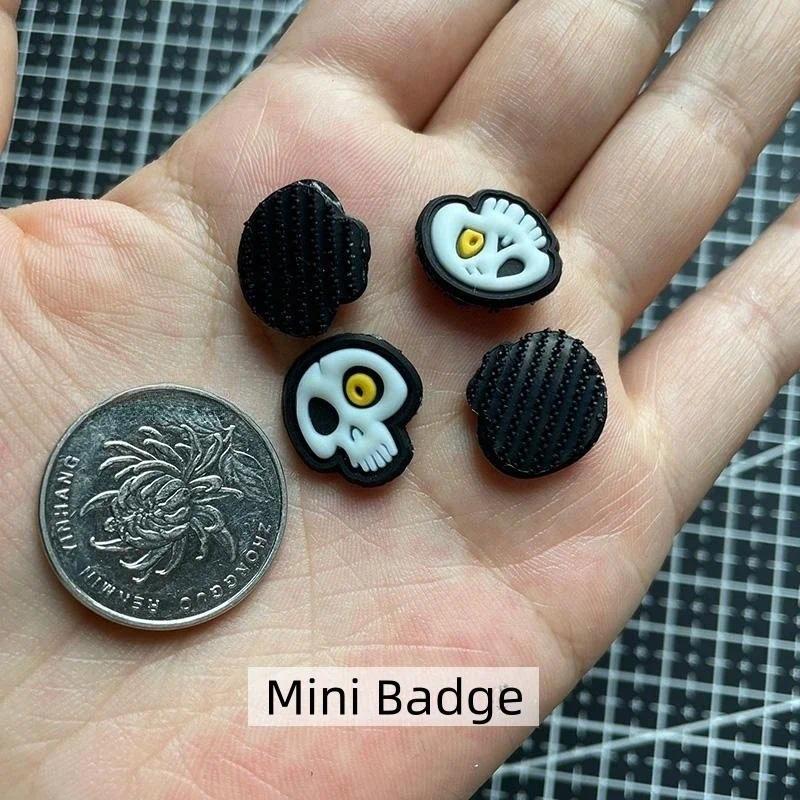 Mini Nightlight Skull Morale Badge PVC Skull Head Tactical Patches Hook&Loop Emblem on Small Backpack Hats Decorative Stickers