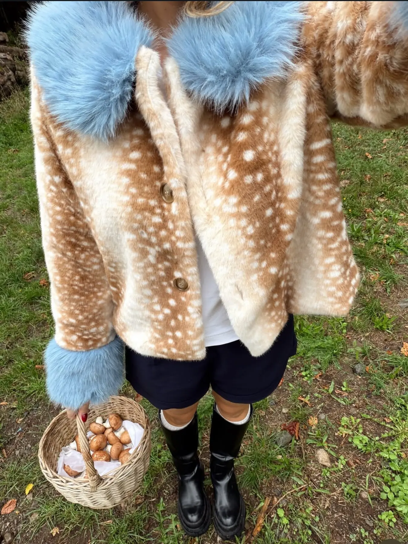Women's Deer Print Faux Fur Coat, Blue Collar Y2K Retro Elegant Winter Short Plush Jacket, Stylish Warm Outerwear for Cold Weather, Tops