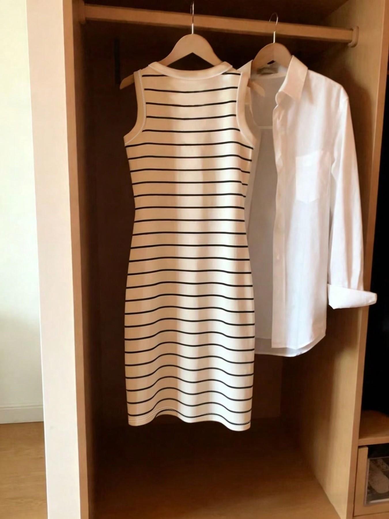 Women's Sleeveless Fitted Bodycon Round Neck Dress with Striped Print, Spring/Summer, Elegance