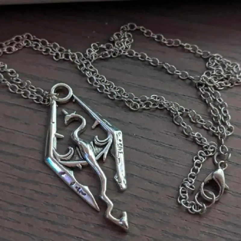 Game Skyrim Fashion Prismatic Pendants Dragon Silver Pterosaurs Vintage Gothic Dragon Viking Necklace for Man Jewelry