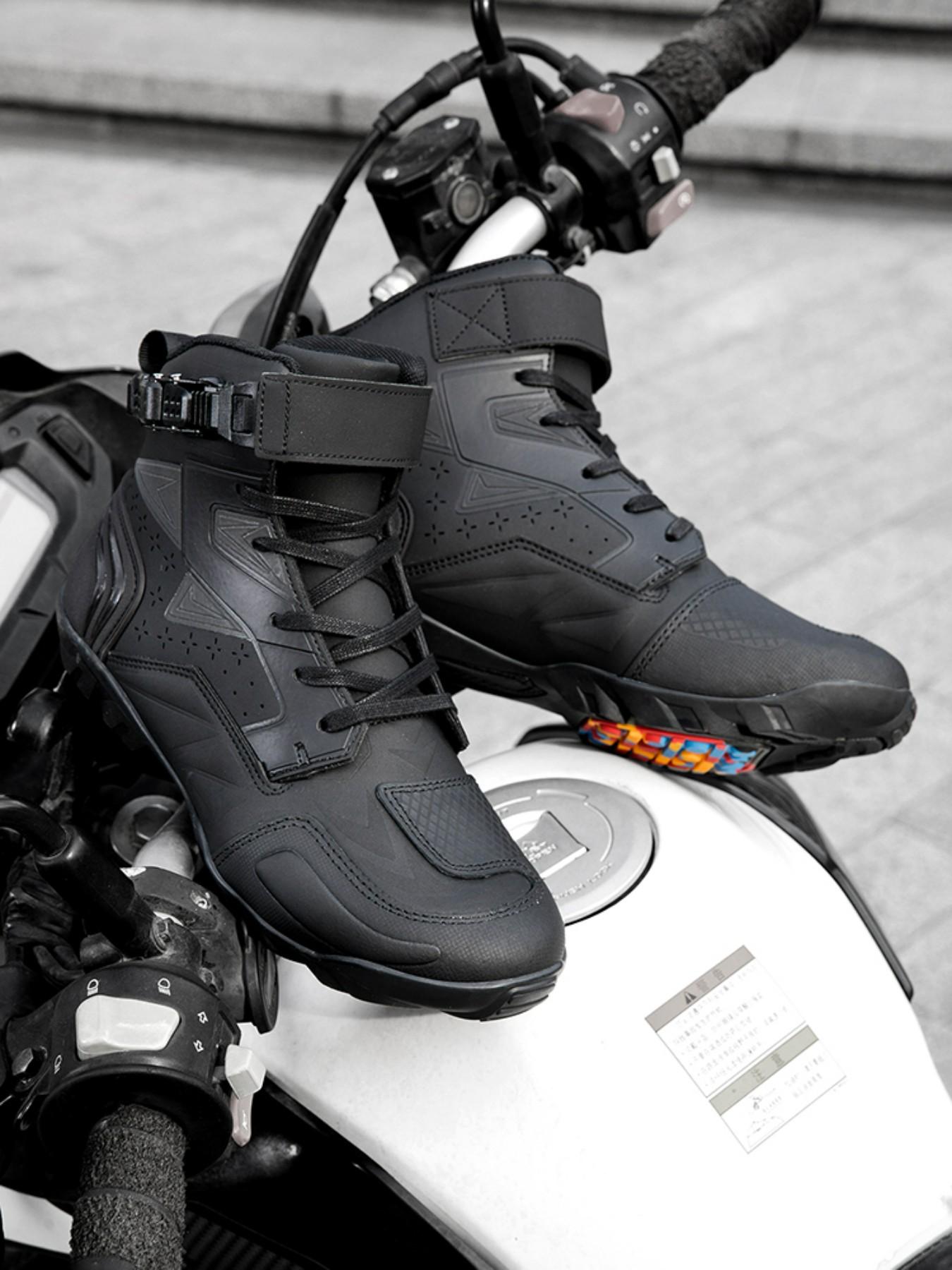 Men's Motorcycle Riding Shoes, Anti-Slip Racing Boots, Waterproof Safety Design, Comfortable and Secure, Ideal for Safe Cycling