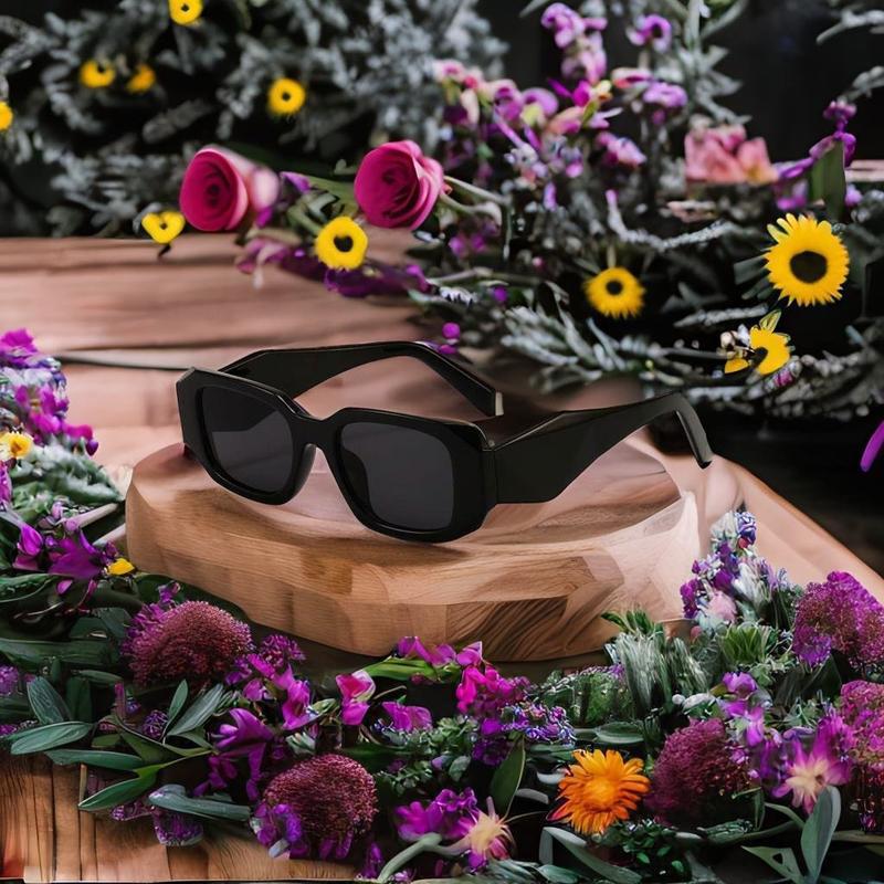 Trendy Rectangle Sunglasses for Women & Men - Retro 90's Vintage Square Frame - Stylish UV Protection Eyewear for Fashion Lovers & Trendsetters