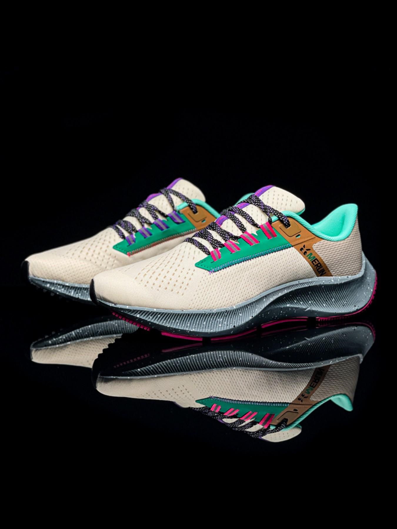 Meng Run Flying Horse Seamless Mesh Running Shoes, Lightweight Design, Sporty Style, Breathable Knit Upper, All-Season Sneakers