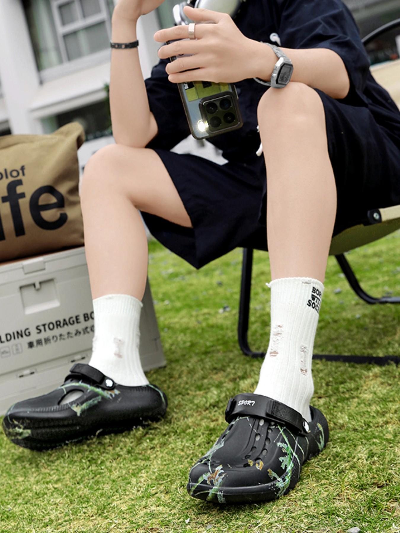 Summer New Holey Shoes Sandals for Men, Cross-Border Large Size, Two-In-One Graffiti Thick Sole, Water-Resistant Beach Shoes