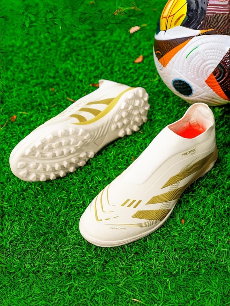 Laceless Stud Soccer Shoes, Suitable for Various Environments, PU Material + Flyknit, Rubber Sole, Strong Grip, Comfortable Lining