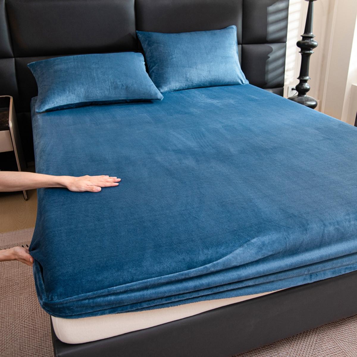 2pcs/3pcs Warm Solid Color Mattress Protector & Fitted Sheet Set – Includes 1 Deep Pocket Fitted Sheet + 2 Pillowcases, Soft Noiseless Breathable & Stain-Resistant, Machine Washable, Ideal for Bedrooms, Guest Rooms, Apartments, Dorms, and Homes with Kids,