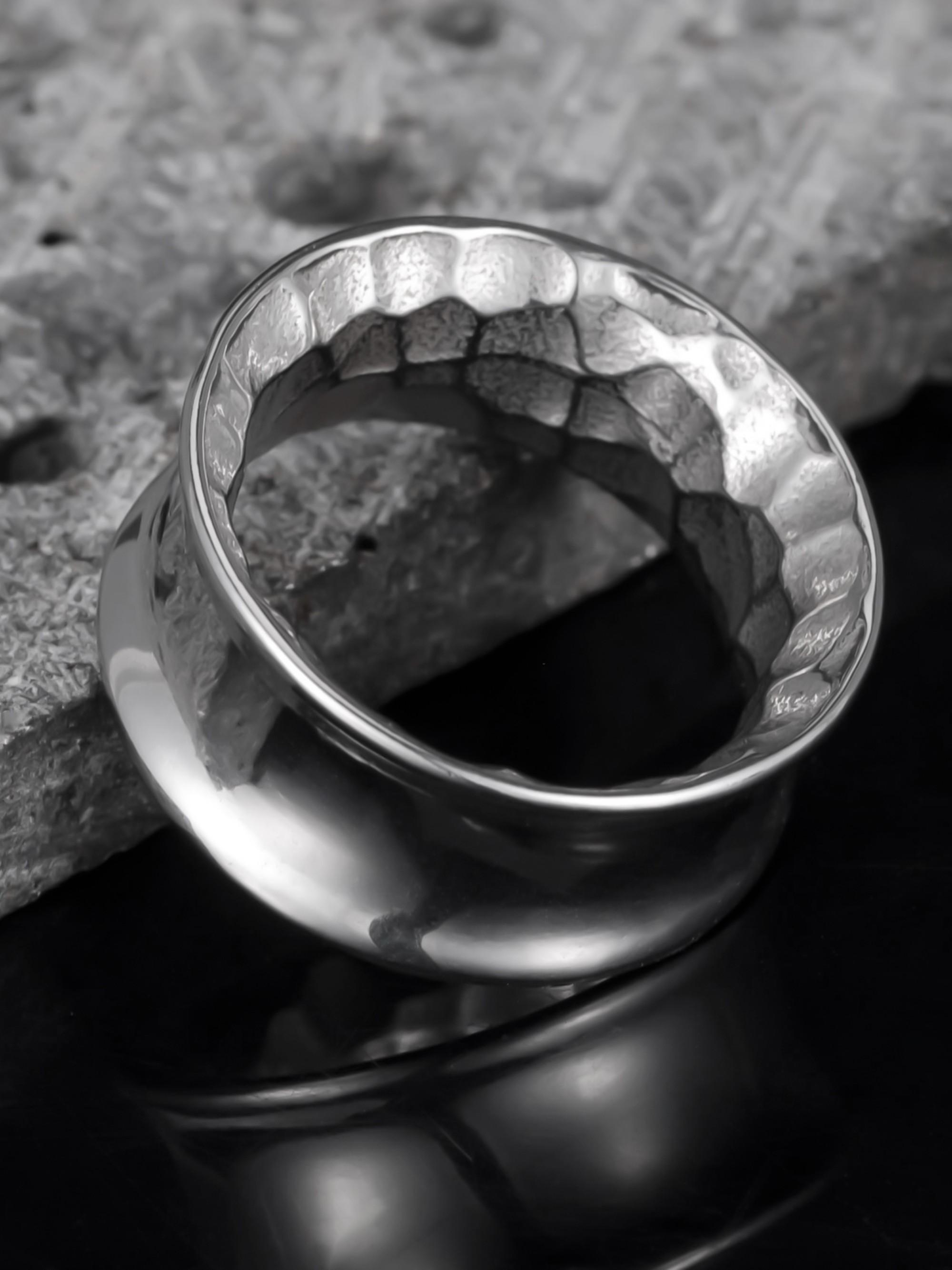 vanku 2pcs Hammered 316L Stainless Steel Ear Tunnels, Unisex Hip-Hop Punk Piercing Jewelry, Casual Style, Plain Pattern, All Seasons