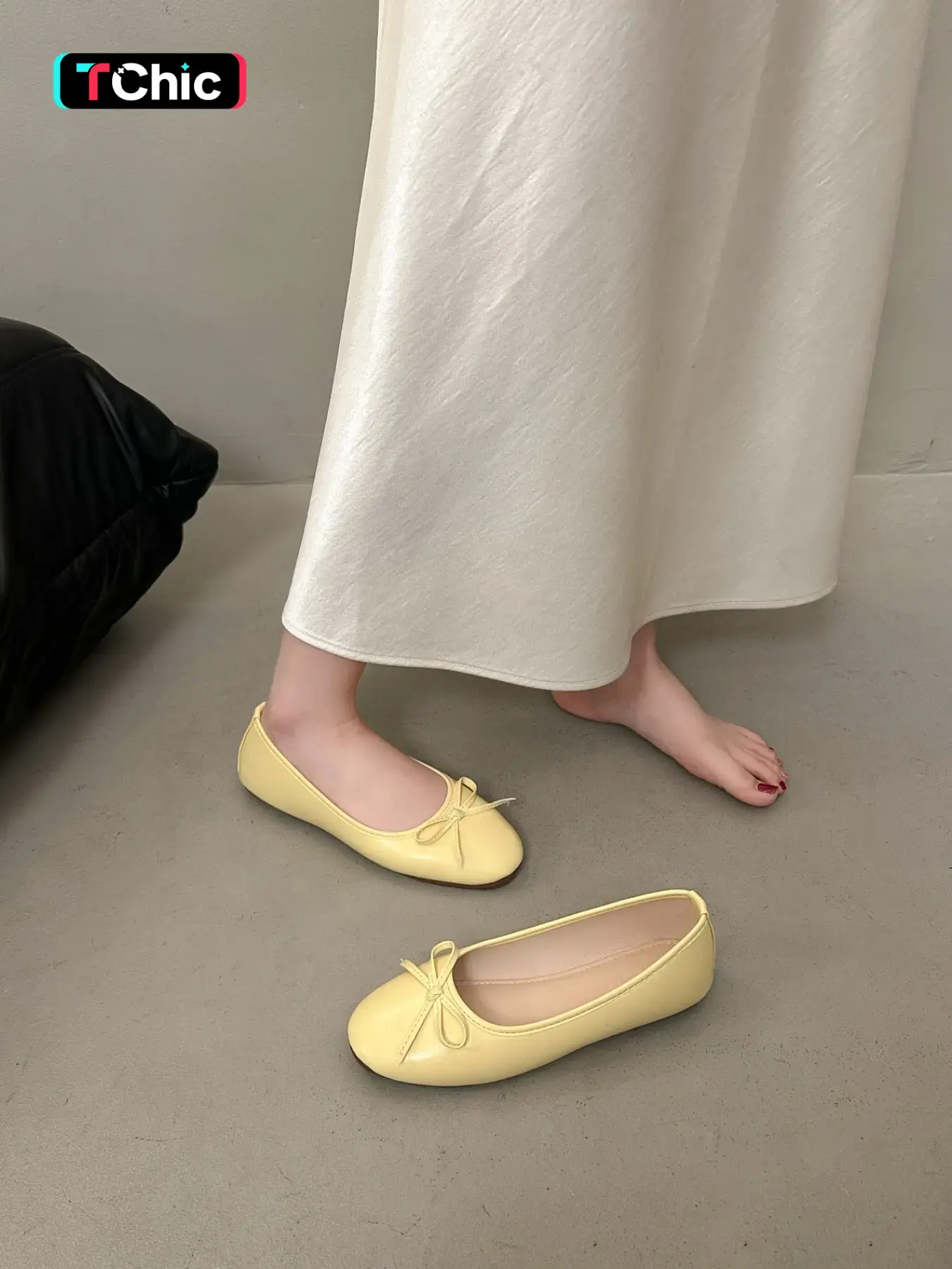 New Patent Leather Ballet Flats for Women, Square Toe Bow Flat Shoes, All-Season Soft Sole Fashion Sneakers, Wide Fit Comfortable Boots, Walking Shoes, Casual Flats, PU Leather Shoe, All Seasons Shoe