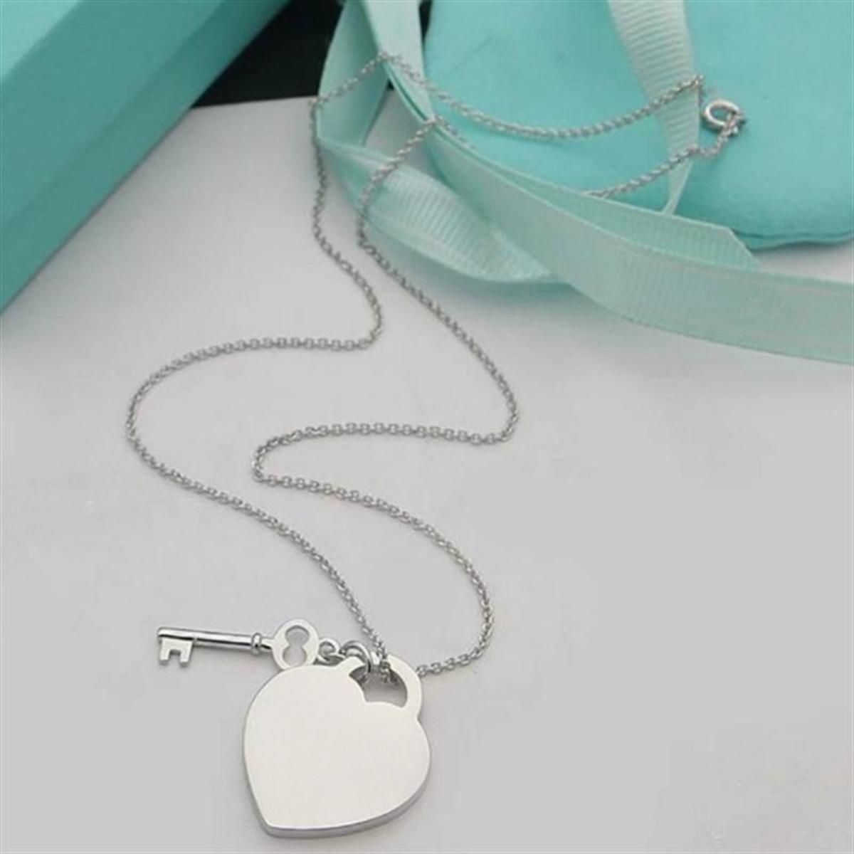 Women's Niche Design Heart & Key Pendant Collarbone Chain Jewelry, Fresh Fashion Versatile Chain Jewelry Necklaces