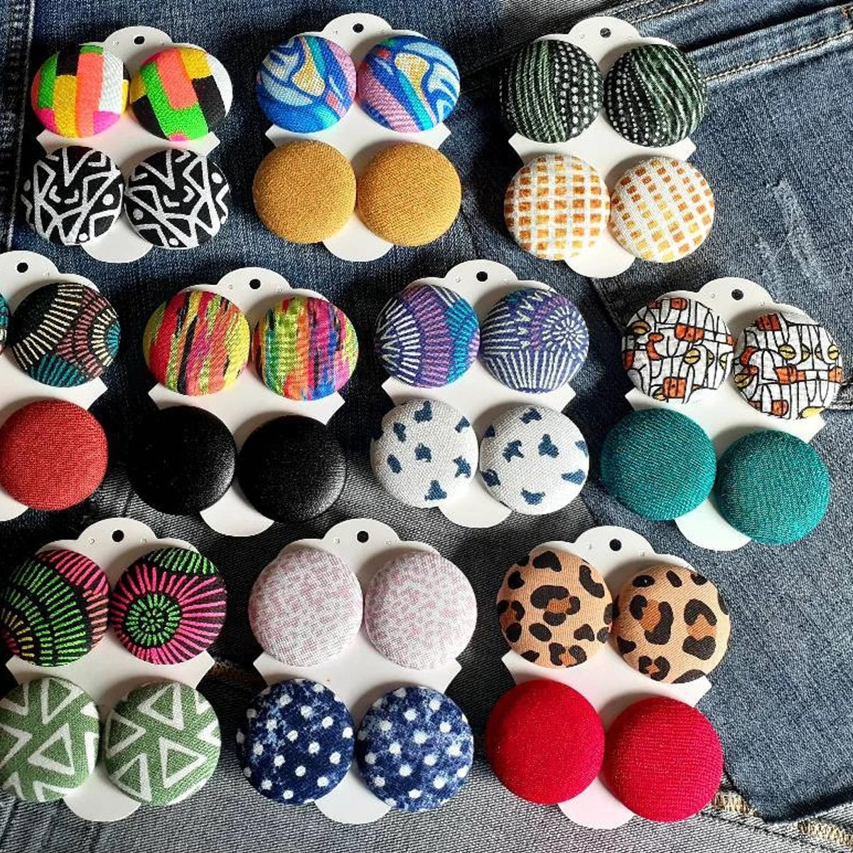 Button Sewing Kit Set with Tools, DIY Cloth Button Making, Handmade Craft Tool with Base, Includes Essential Sewing Accessories