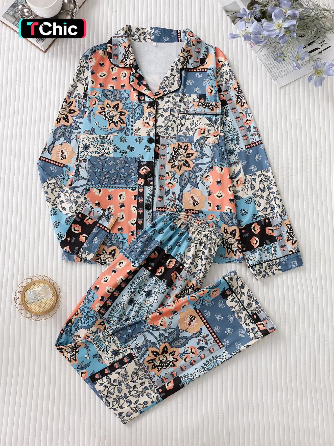 Vintage Floral Patchwork Women's Long Sleeve Pajama Set, Collar Button Loose Top, Elastic Pants, Soft Comfortable Home Wear, Loungewear