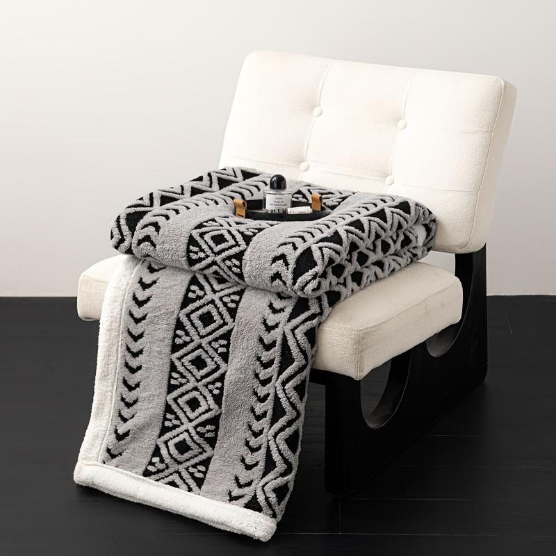 Super Soft Stretchy Fashion Blanket - Printed Fabric Blanket with Fine Fibers, Excellent Heat Retention, Simple Floral Pattern, Multiple Colors, Suitable for Home & Travel, Classic Versatile Home Decor, Fashion Blankets, Printed Fabric Blankets