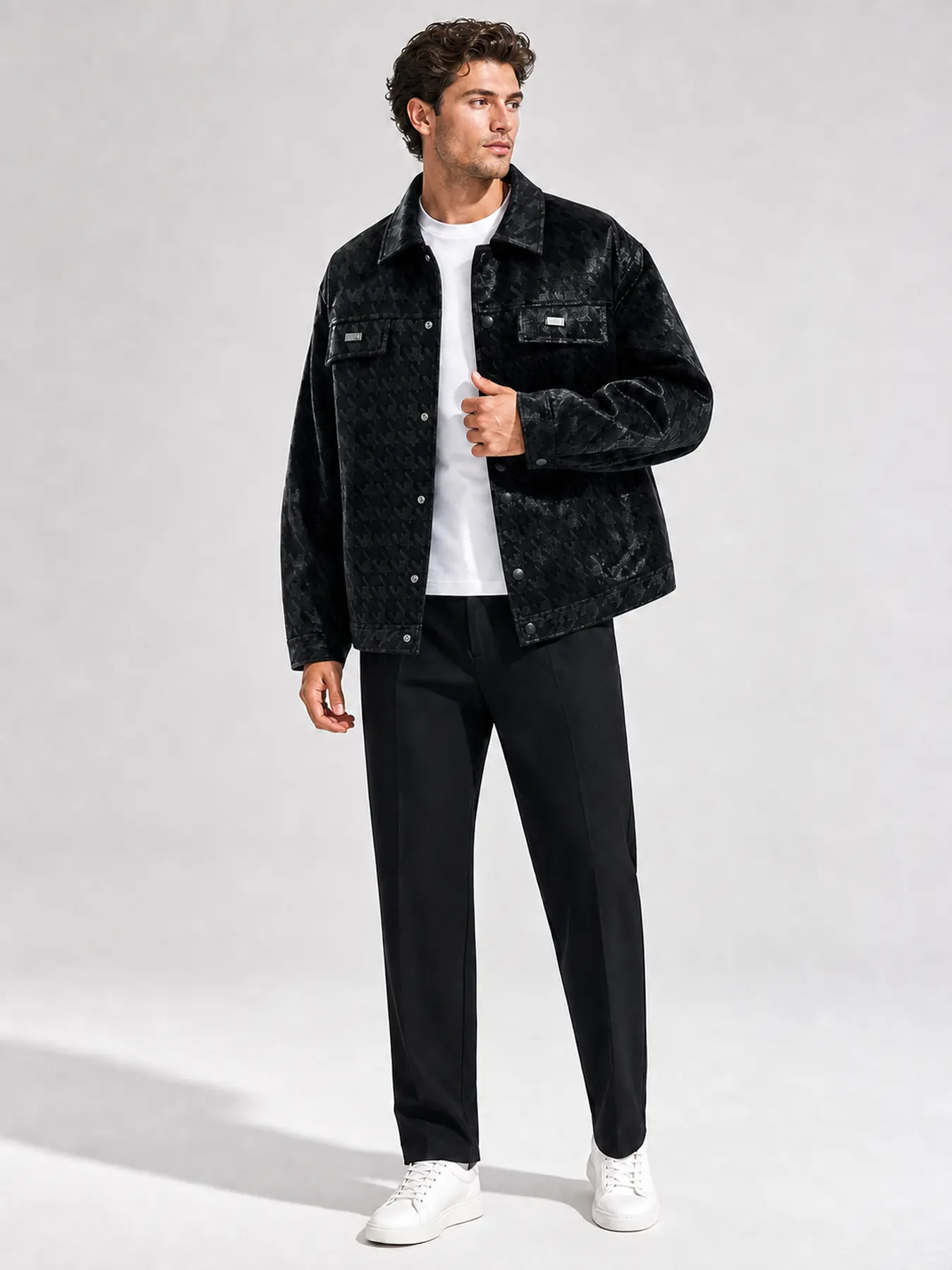 Men's peacock-pattern PU jacket, fashionable collar buttoned coat, windproof and slim casual PU jacket, suitable for daily wear as well as outdoor and party occasions.