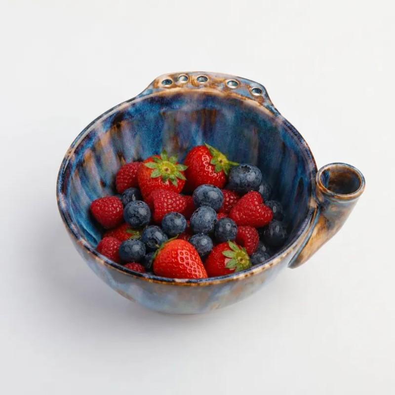 A ceramic berry cleaning bowl with automatic water flow vortex, fruit rinsing and draining bowl, handcrafted-style aesthetic kitchen gift, berry cleaning tool, no more hand-washing fruits, perfect gift item