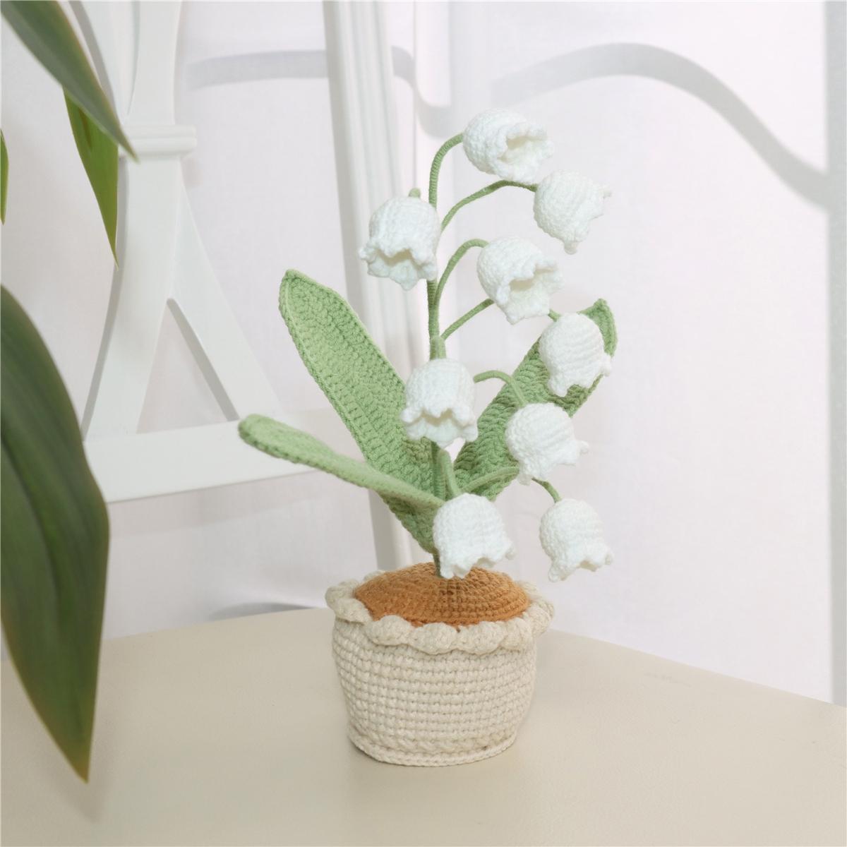 Cute Handmade Knitted Crochet Lily of the Valley Potted Décor, 1-Count Desktop and Home Decoration for Living Room and Bedroom, Perfect Holiday and Birthday Surprise Gift