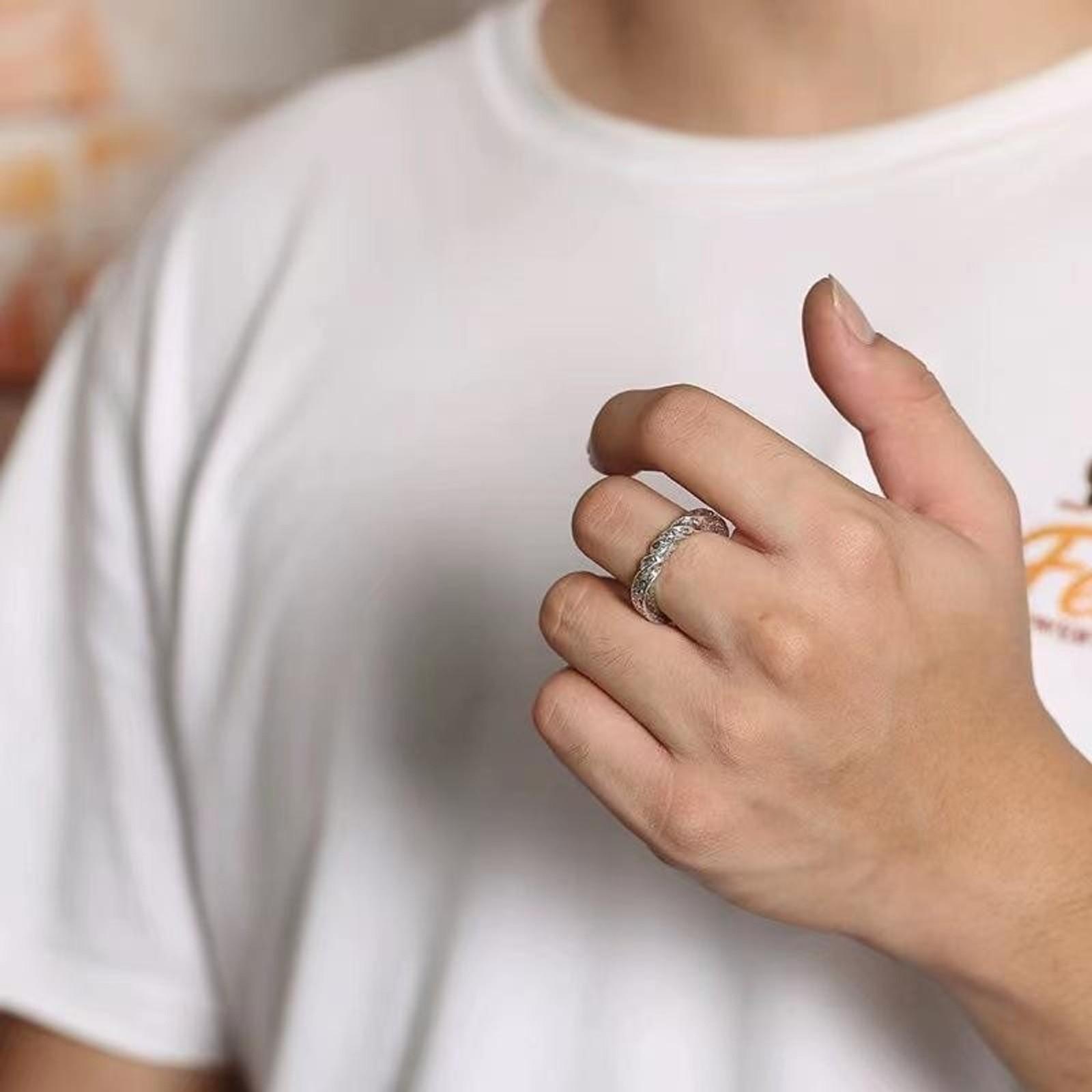 [Summer Offer] Smiley Face Graffiti Ring Niche Retro Personality Open Fashion Ring Trendy Singles Jewelry