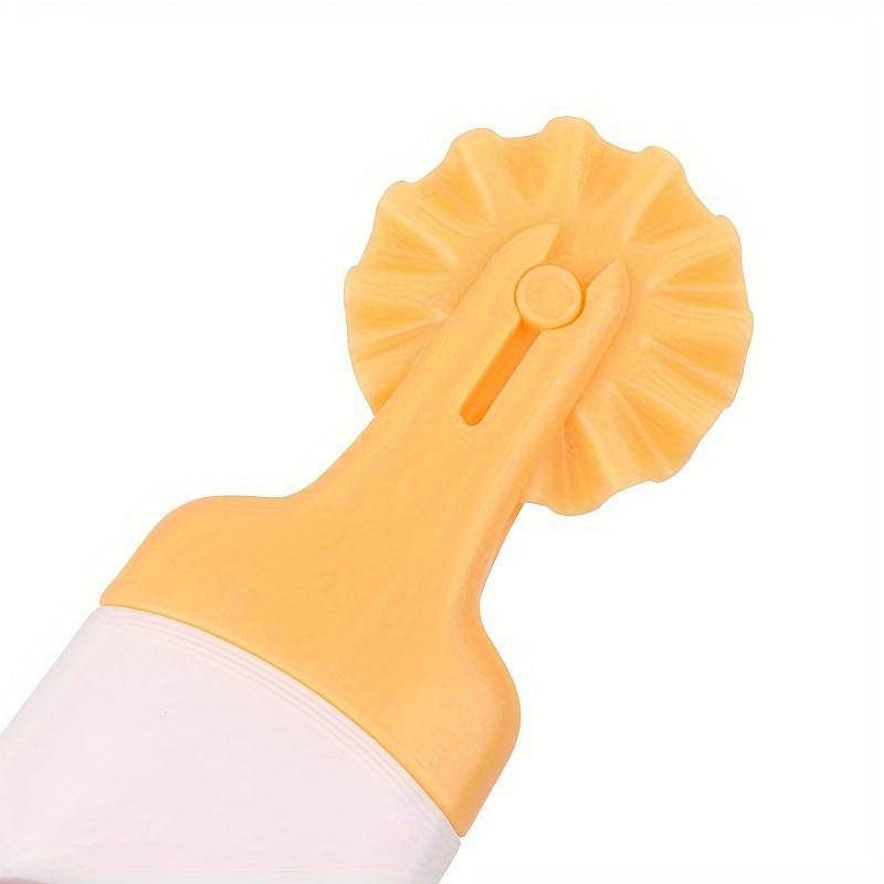 Four in one dough cutter, portable dough roller cutter, household baking cake lace cutter, cake skin cutting artifact, Mantou, sugar flipping, biscuit skin roller mould