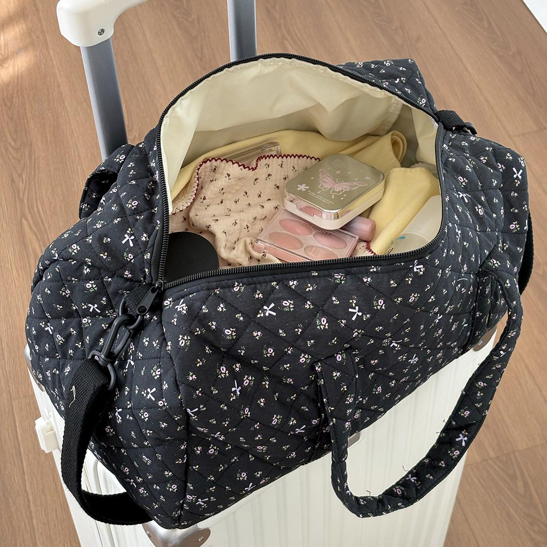 Instagram-style floral print soft quilted patchwork travel bag/gym bag with zipper; soft fabric weekend travel bag suitable for women.