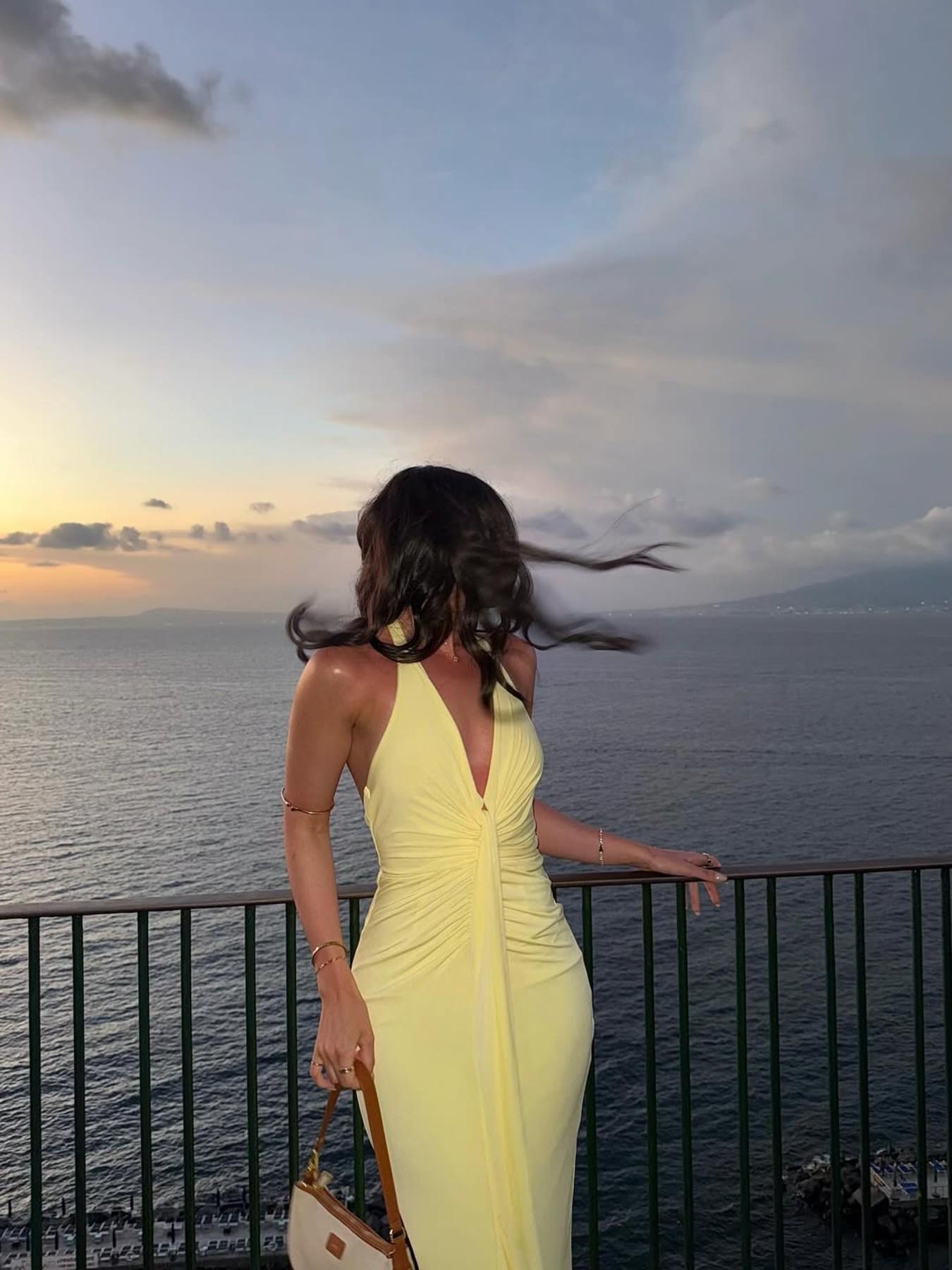 Elegant V-Neck Backless Dress, Pure Color Long Skirt Design, Perfect for Casual & Party Wear, Stylish Women's Clothing