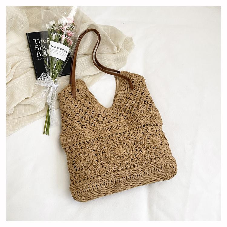 Women's Bohemian Straw Bag, Summer Beach Resort Shoulder Tote, Large Capacity, Hollow Out Design, Fringe Detail, French Style, Commute Friendly