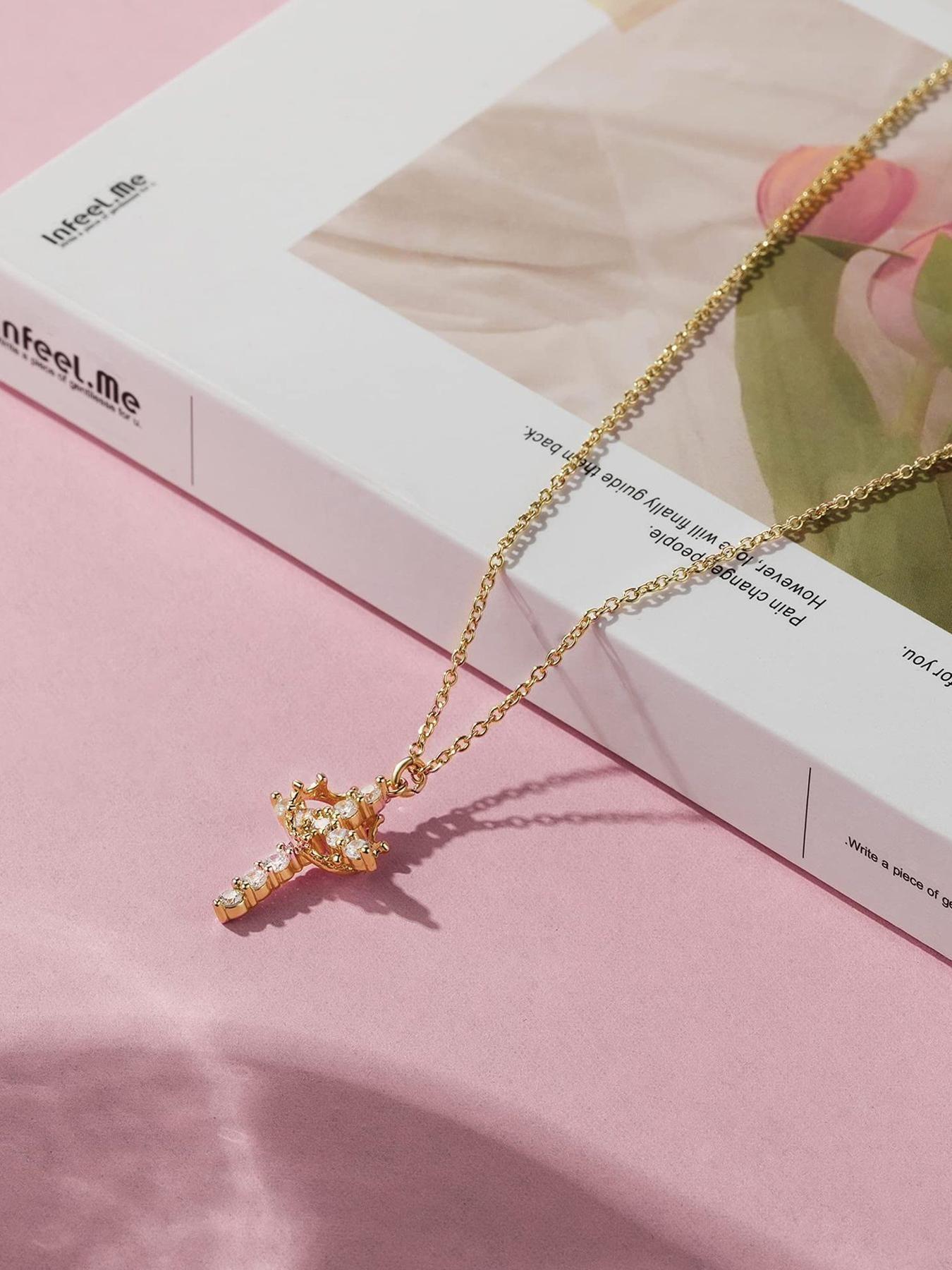 Elegant Rhinestone Cross Pendant Necklace, Fashionable Women's Jewelry, European Style Trendy Accessory, Versatile Lockbone Chain