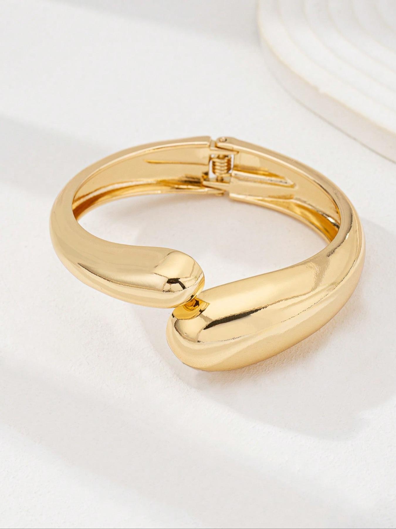 Women's 6-Piece Resin Cuff Bangle Bracelet Set, Irregular Shape Oversized Chunky Metal Clasp, Acrylic Bracelets for Daily Wear & Parties, Trendy Stack Bangle