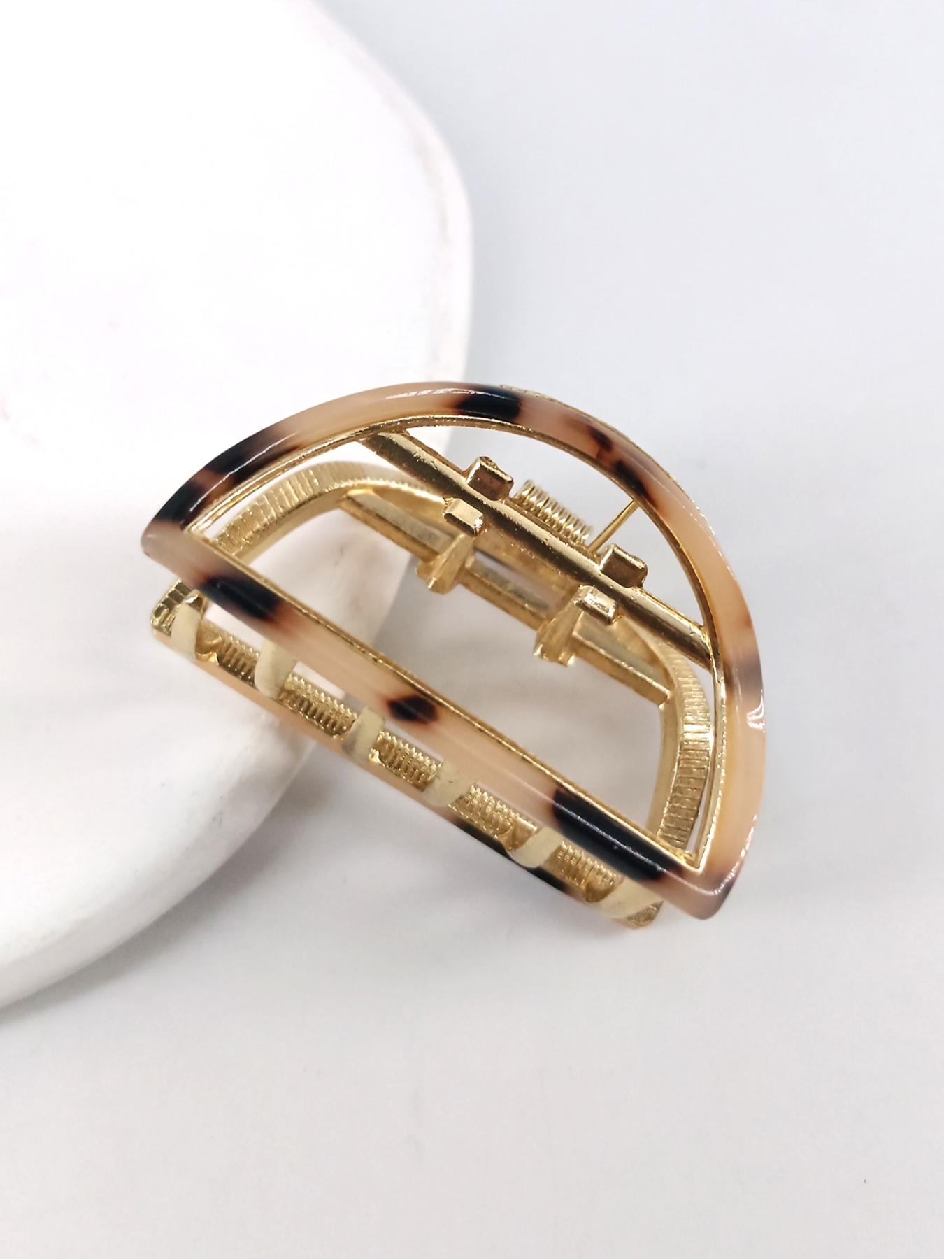 1 Piece 5cm Hollow Semi-Circular Acetate Alloy Hair Clip, Metal Material, Retro Elegant Style, Suitable for Semi-Updo Hair Styles, Ideal for Wearing at Weddings and Banquets