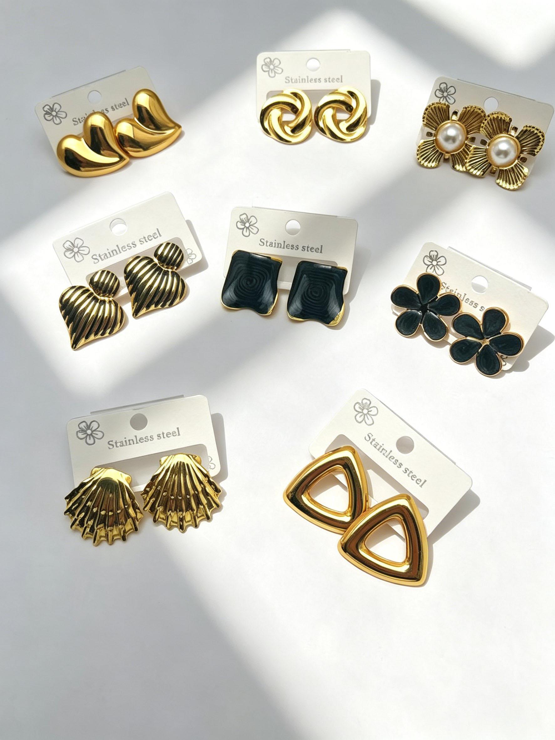 Vintage Gold Flower Pearl Earrings, Retro Black Enamel Studs, Hypoallergenic Stainless Steel Jewelry for Daily Outfit