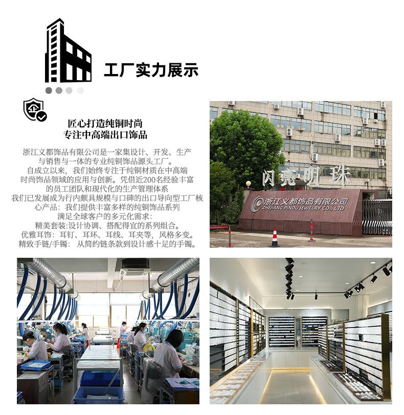 Chinese-style celebrity-inspired gourd necklace for women with a rotatable compass pendant, made of ancient gold, offering a light luxury and high-end feel, suitable as a collarbone chain