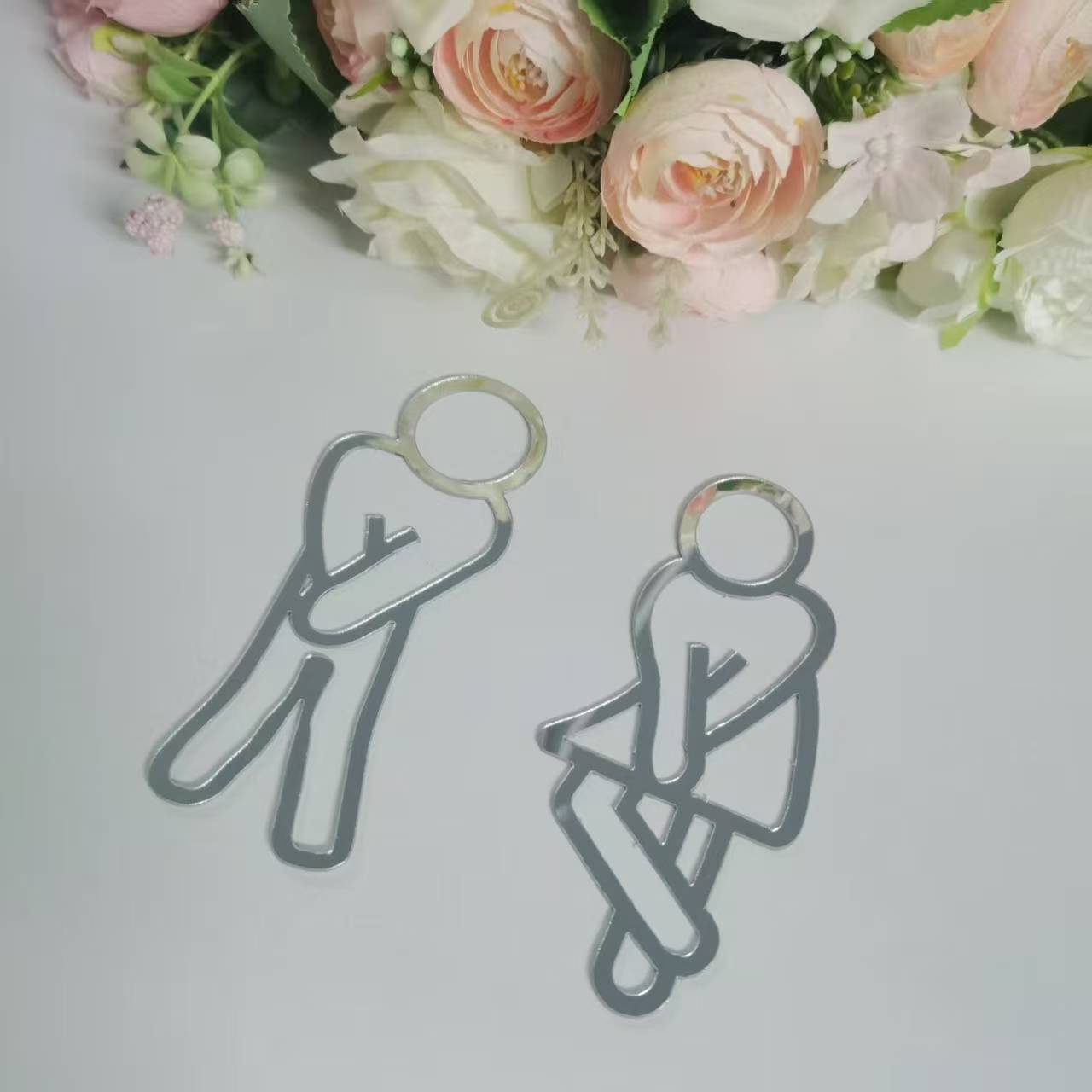 Interesting bathroom signs, minimalist style male and female restroom door decorations, hollow acrylic toilet wall stickers, fun gender indicators suitable for home, restaurants, shops, and public restrooms