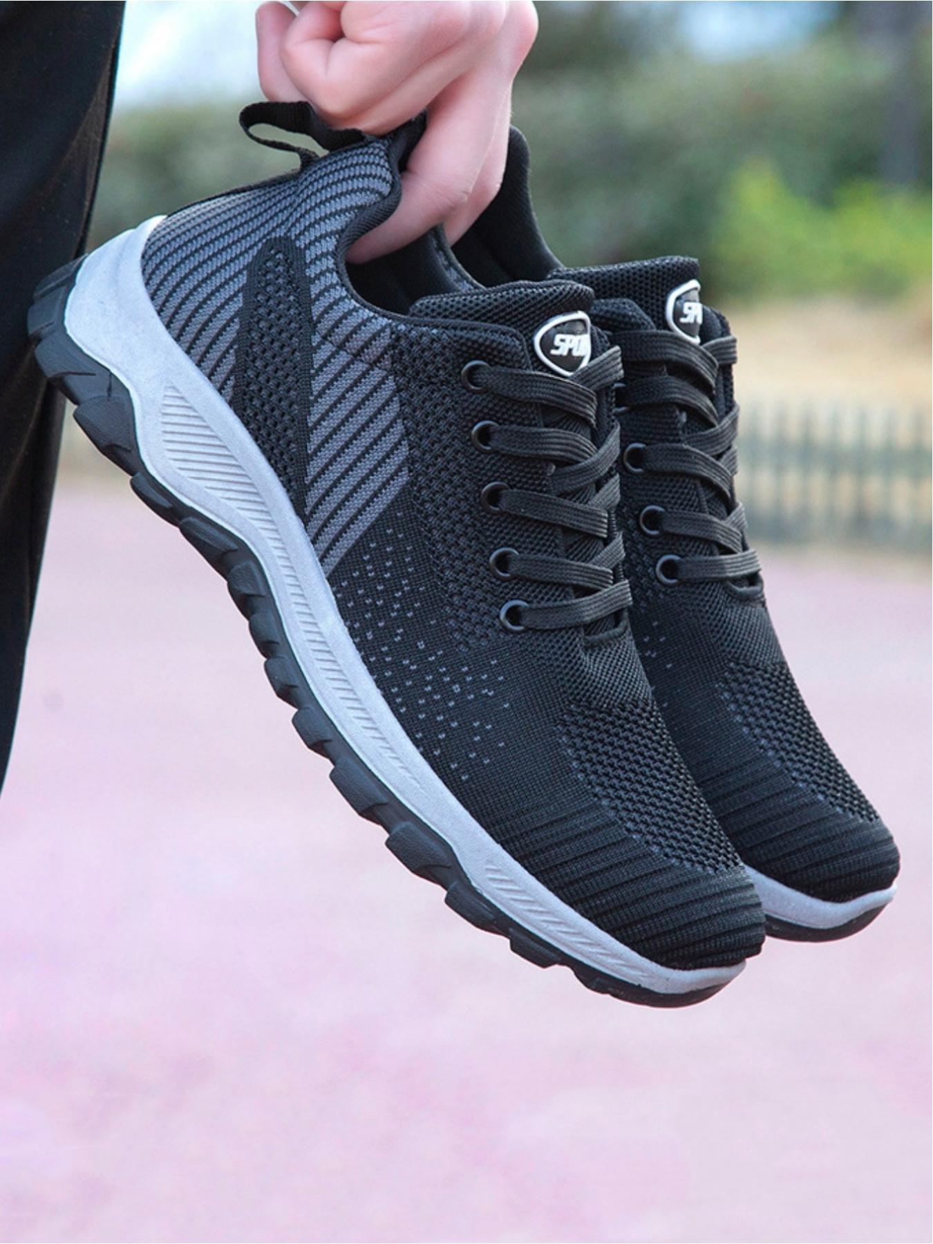 Ladies' casual sports shoes, with a comfortable and lightweight fit wrapped around the upper, and a stylish and eye-catching side wave stripe design, suitable for daily commuting, outdoor leisure, running, fitness, hiking and other sports scenes