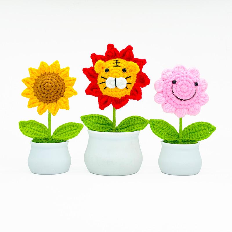 Handwoven sunflower head bouquet potted pen holder, simulated bouquet, preserved flower decoration