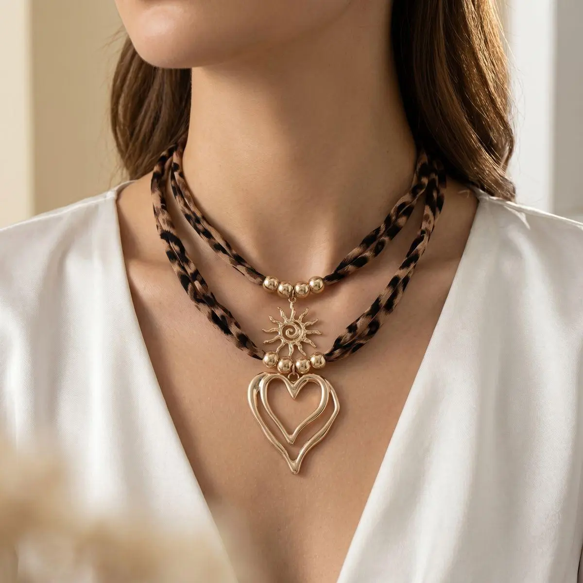 Aesthetic Chunky Heart Pendant Necklace for Women, Viral Y2K Leopard Print Statement Chain, Trendy Oversized Love Charm CCB Collarbone Necklace, Lightweight Layering Jewelry for Date Night, Concert, Party, Festival & Streetwear Looks