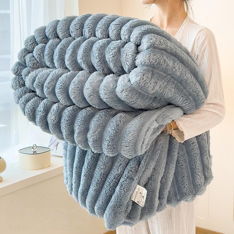 Faux Rabbit Fur Soft Fleece Blanket, Soft Fluffy Blanket, Warm & Cozy Throw Blanket, Versatile All-Season Gift for Home, Office & Travel, Available in Twin/Full/Queen/King Sizes