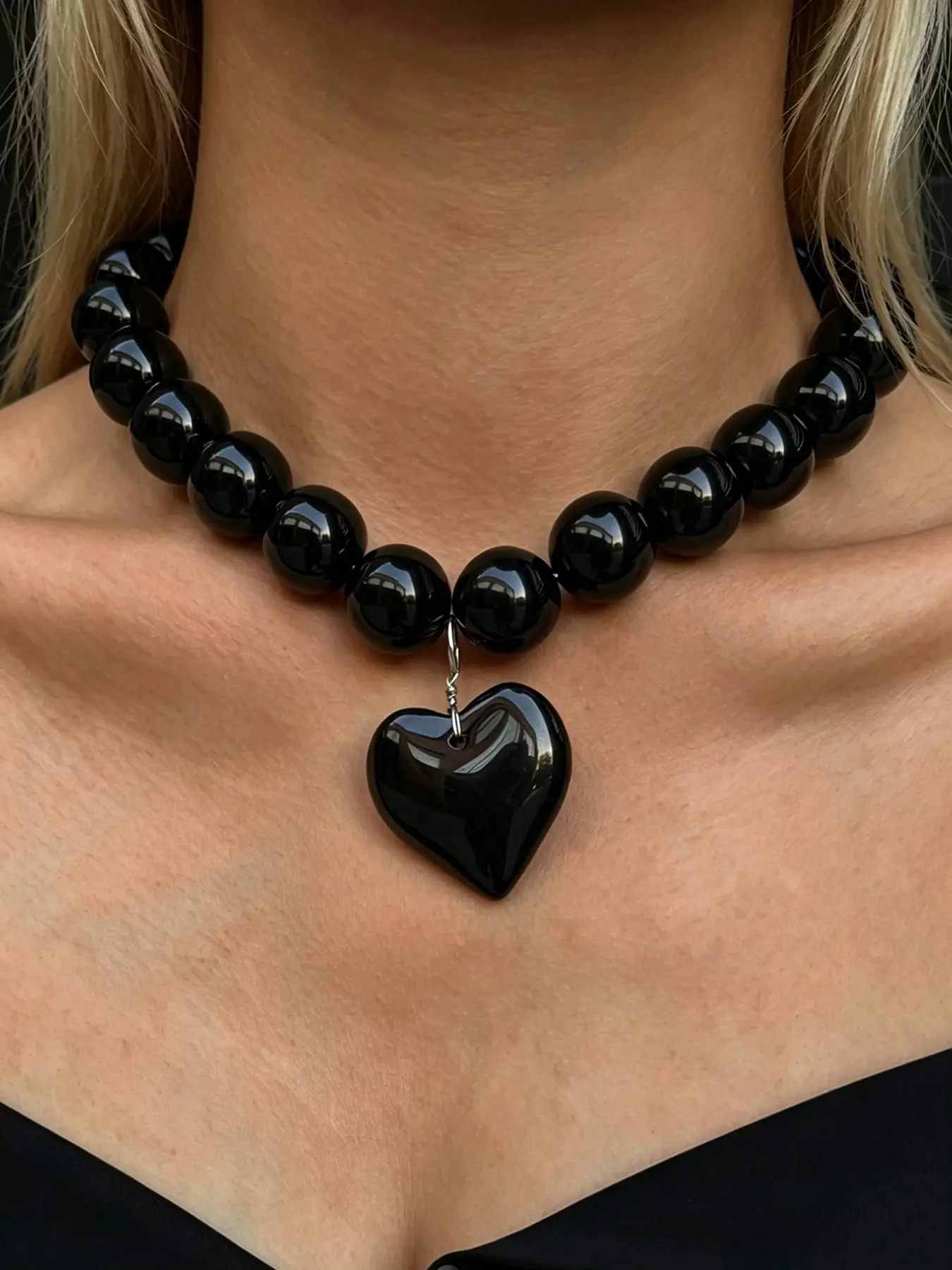 Heart Pendant Beaded Necklace, Thick Round Bead Choker, Vintage Style Accessory, Women's Daily Party Wear