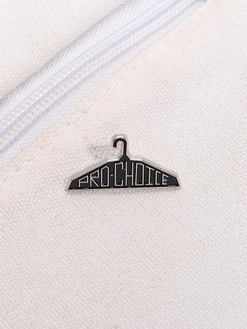 Cartoon Clothes Hanger Design Brooch Clip, Fashion Alloy Badge for Daily Clothing Decor, Trendy All-match & Exquisite Brooch for Birthday Gift