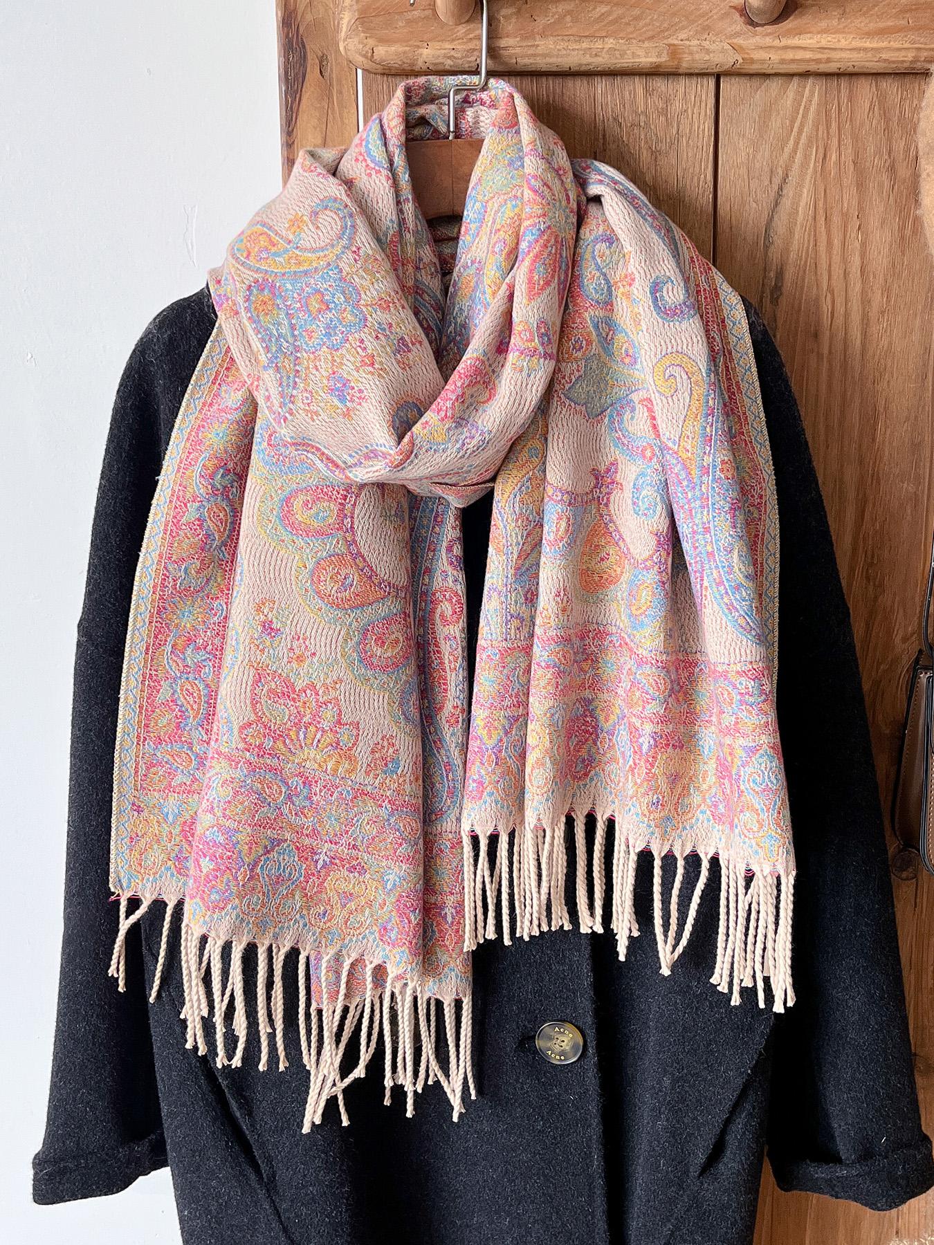 Women's Boho Style Paisley Print Scarf, Fall Winter Woven Fabric, Fitted Design, Soft Warm Accessory for Daily Wear & Modern Fashion