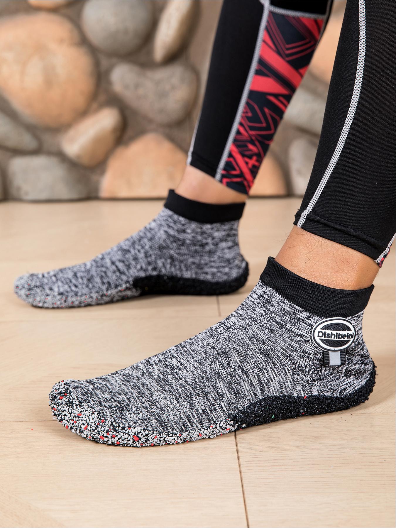Men's new style fitness yoga barefoot shoes, diabetes shoes, soft fabric, breathable, quick drying, widened toe cap, comfortable package, color particle soles, strong grip on the ground, easy on and off style, yoga fitness hiking multi scene wear