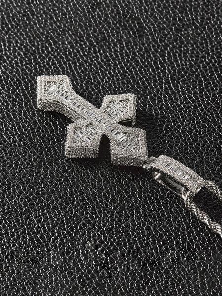 1PC ICED CHICS pointed cross pendant, made of copper inlaid zircon, hip-hop street style, faith, a gift for friends, birthday present, Cross Pendant Jewelry