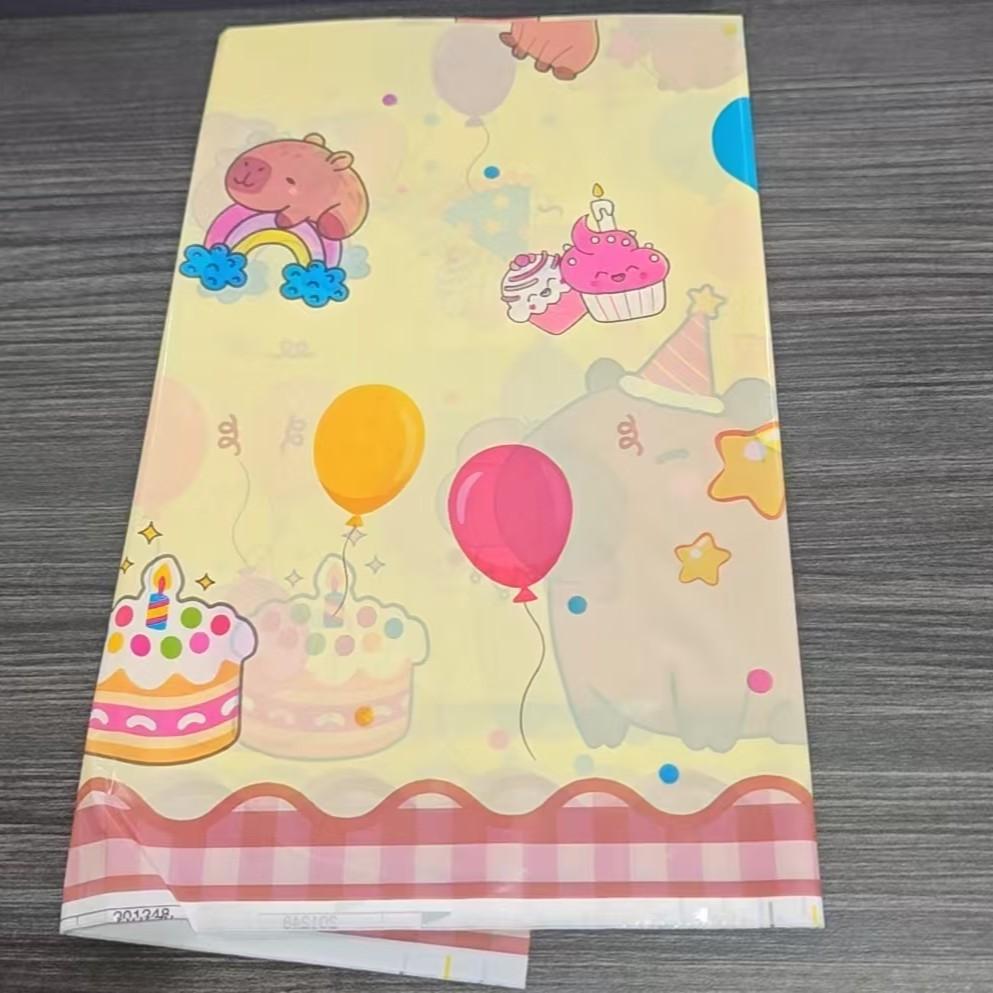 Kapybara Theme Rectangular Disposable Tablecloth, Outdoor Picnic Table Cover, Oil proof, Decorative Polyethylene, Suitable for Birthday Parties, Weddings, Camping and Catering, Baby showers, Christmas, Halloween