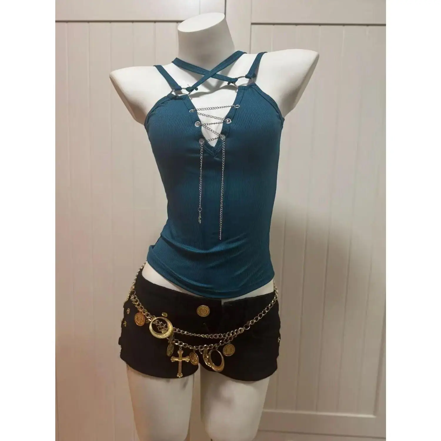 Women's Y2K Ribbed Camisole Teal Double Strap Chain Detail V-Neck Sleeveless Crop Top Gothic Streetwear 2000s Fashion 2026 New