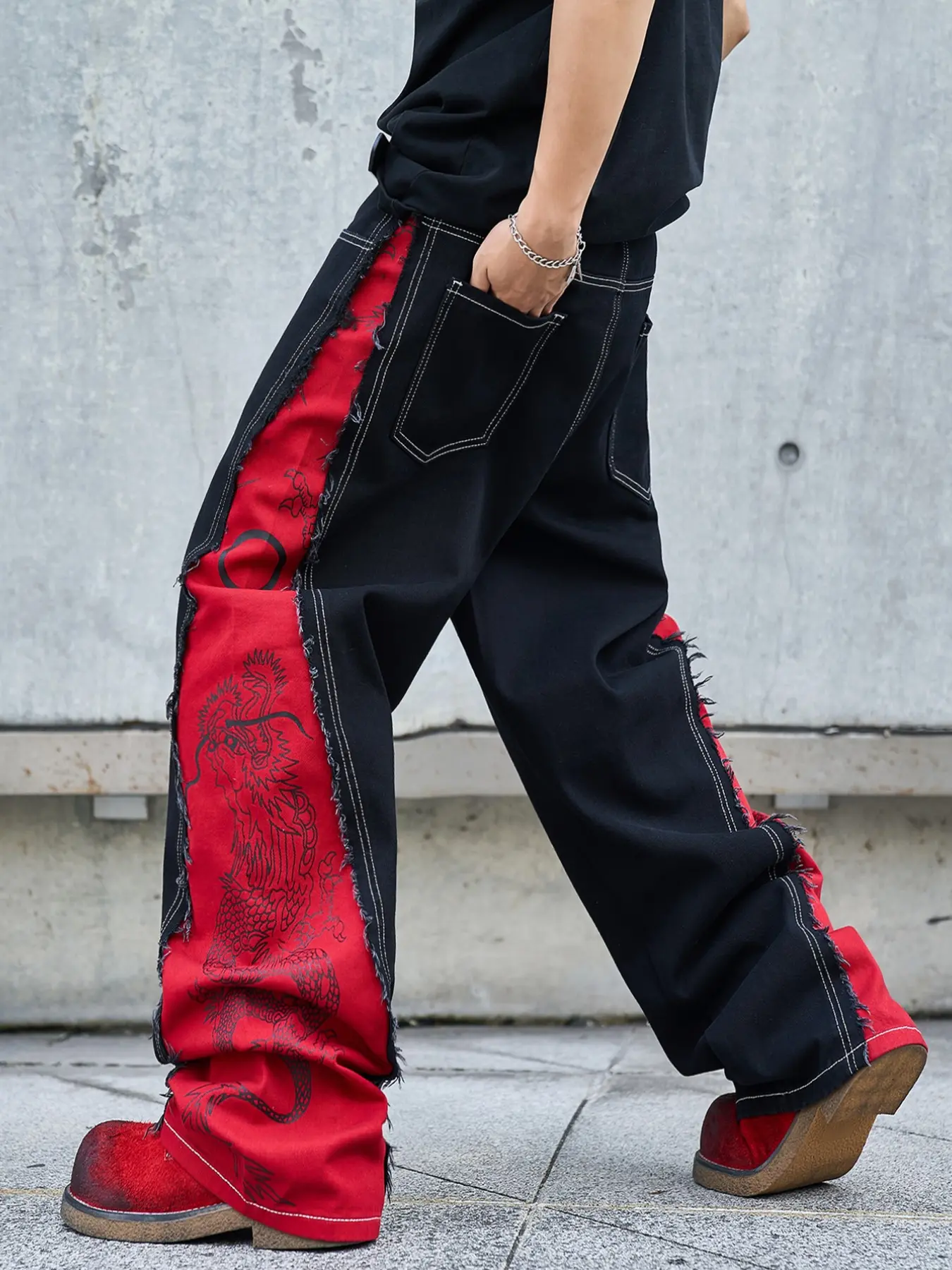 Men's Black Jeans Wide Leg Loose Fit Y2K Streetwear Side Frayed Patchwork Dragon Graphic Print Denim Pants for Men Long Straight Leg Casual Long Bottoms (Belt & Accessories Not Included)