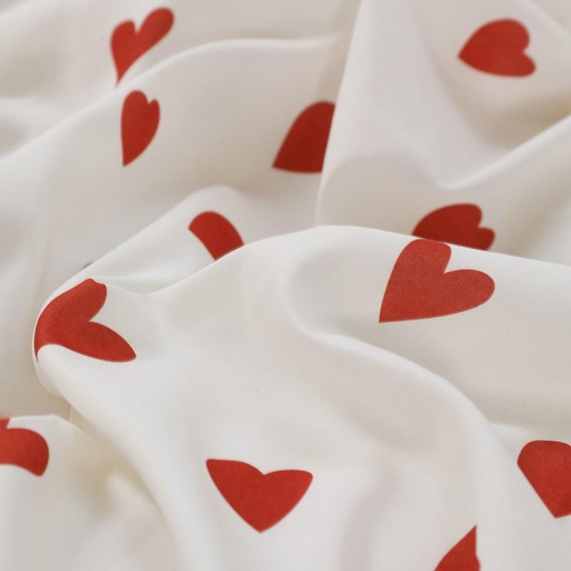 3-Piece Red Small Heart Print Duvet Cover Set, Includes 1 Duvet Cover and 2 Pillowcases (Without Insert), Soft and Comfortable, Machine Washable for Easy Care, Ideal Gift.