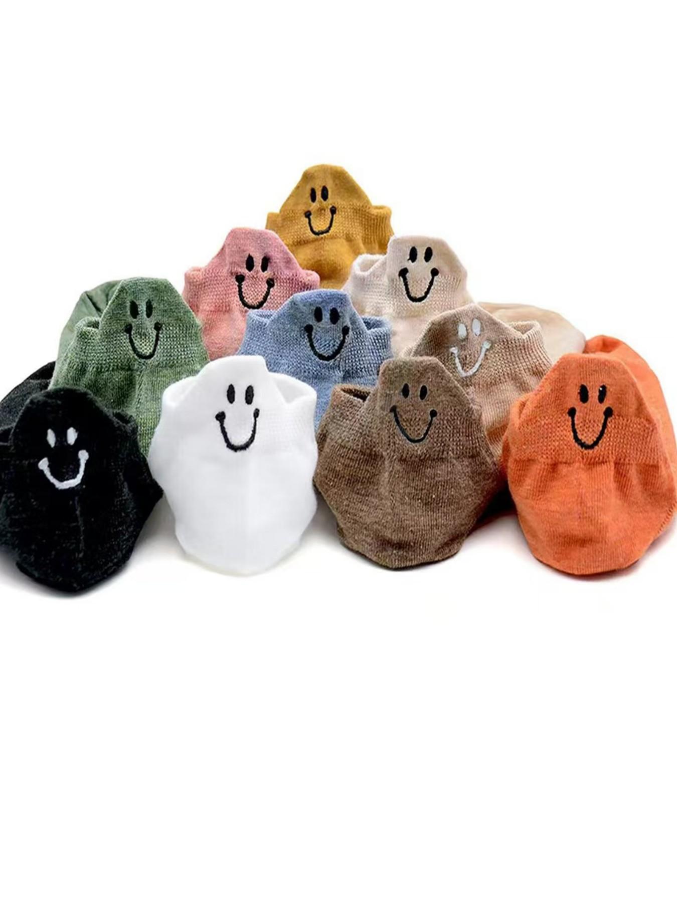 Men's and women's multi-color no-show socks with smiley face on the heel, 20 pairs sock packs, breathable, sweat-absorbent, comfortable, non-slip, short socks. Fashionable design perfectly meets the daily casual wear needs of men and women.