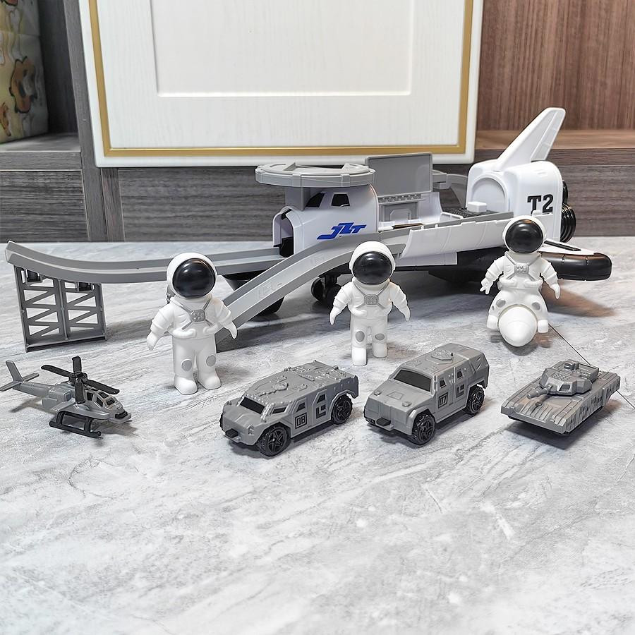 Large Transport Plane Toy Set, 3 Space Astronauts, Perfect Gift for Collectors and Aviation Enthusiasts, Ideal Birthday and New Year Present