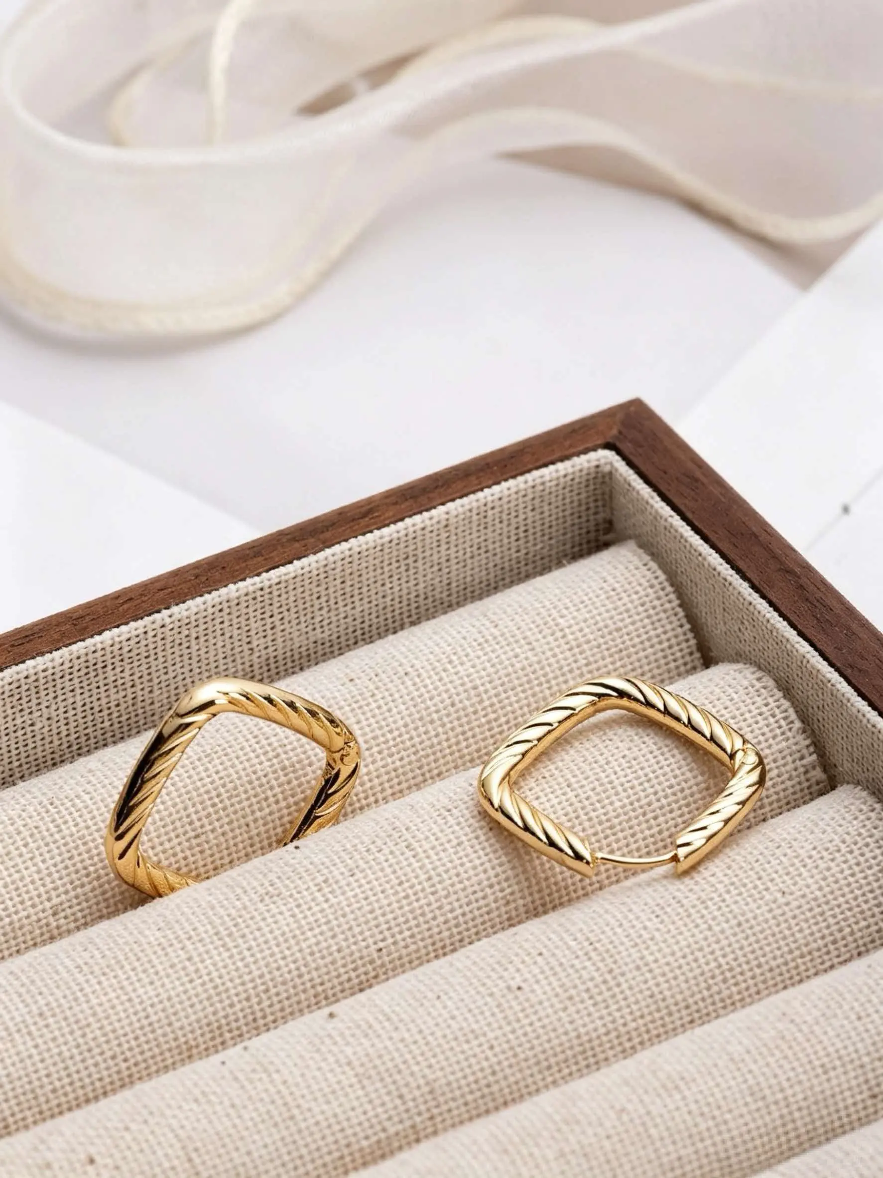 Trendy Twisted Rope Texture Square Earrings, Geometric Hinged Hoop Earrings, Hypoallergenic Luxury Daily Wear Jewelry Gift