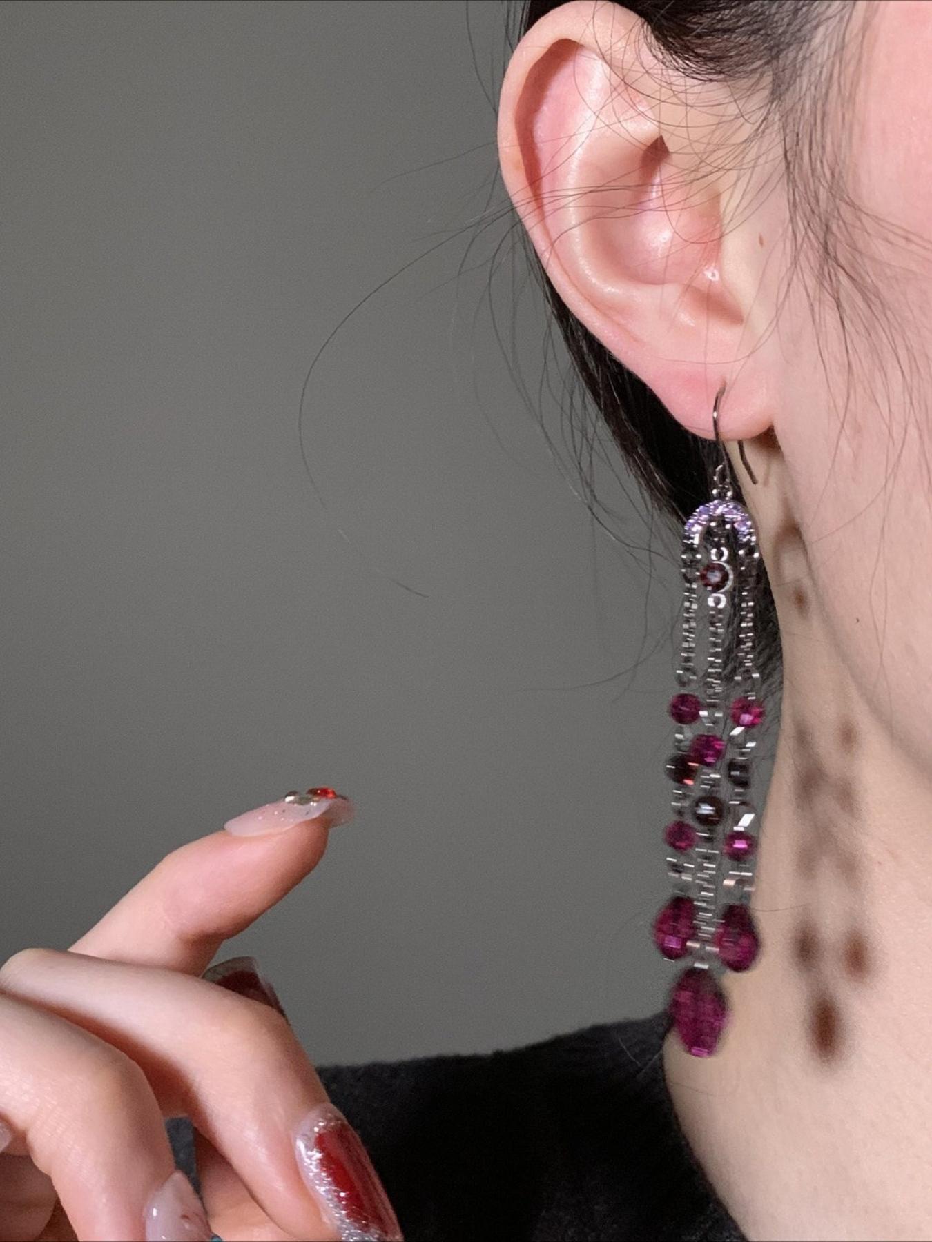 1 Pair of Bohemian-Style Long Earrings with Mysterious Purple Beads and Fringe – Women's Earrings with A Retro, Elegant, and Sophisticated Look, Perfect for Parties and Vacations