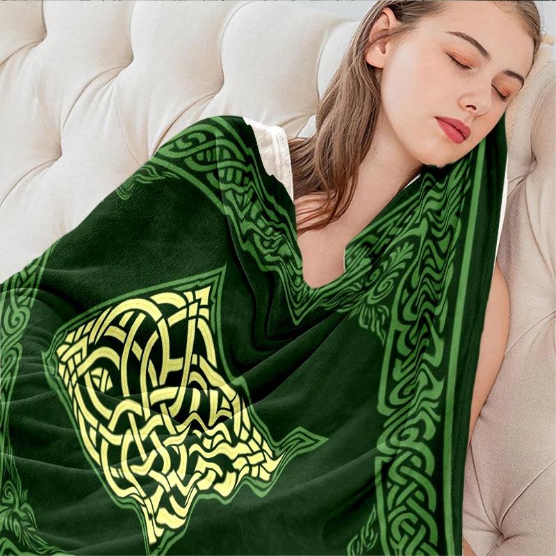 Celtic Knot Pattern Throw Blanket, Soft & Skin - friendly, Lightweight with Multiple Specs. Colorful, ideal for Sofa, Dorm, Travel, Camping. Perfect gift for Gatherings, Birthdays, Festivals, Back - to - school, boasting traditional ornate aesthetic.